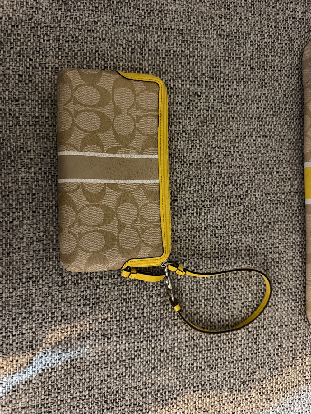 Coach Beige Signature Tote with Yellow Trim and Tan Handles - Picture 4 of 13